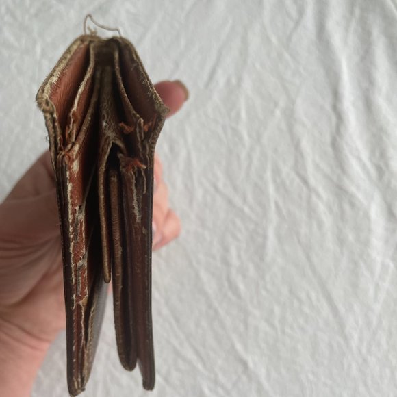 Louis Vuitton Monogram Bifold Wallet - Picture 4 of 9